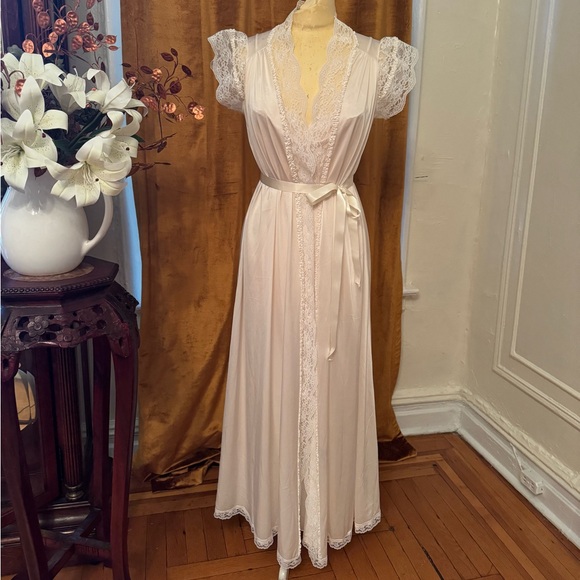 Petite Miss Elaine Vintage Bridal Lace Edged Robe And Slip Peignoir Set - Picture 1 of 15